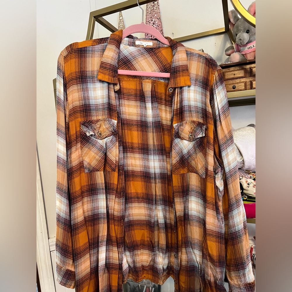 Plaid button up too. Maurices Size 2. EUC
